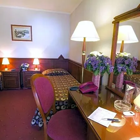 Szálloda Hotel Central