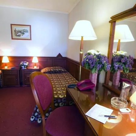 Hotel Central 3*