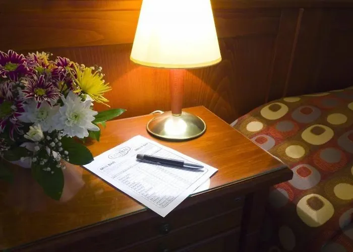 Hotel Central فندق 3*